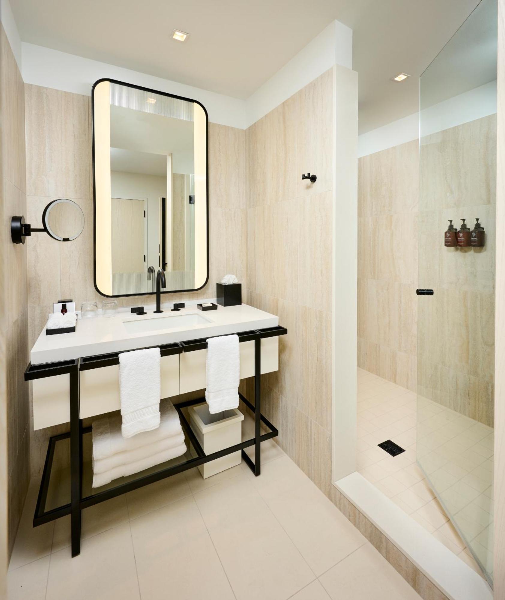 King Studio Suite